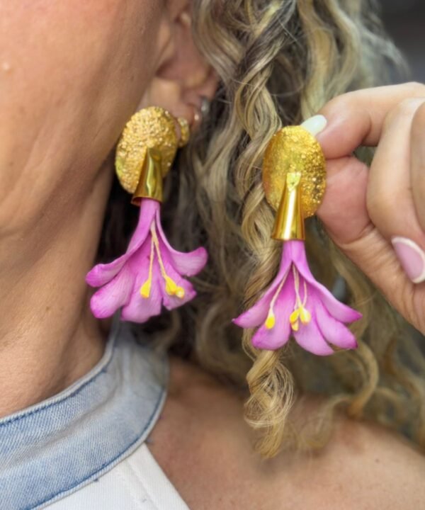 Arete flor de campana